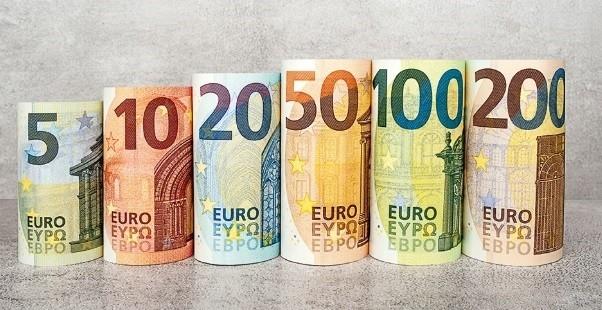 MIKOR FIZETHETÜNK VÉGRE EURÓVAL? ÚTMUTATÓ A KÖZÖS PÉNZHEZ